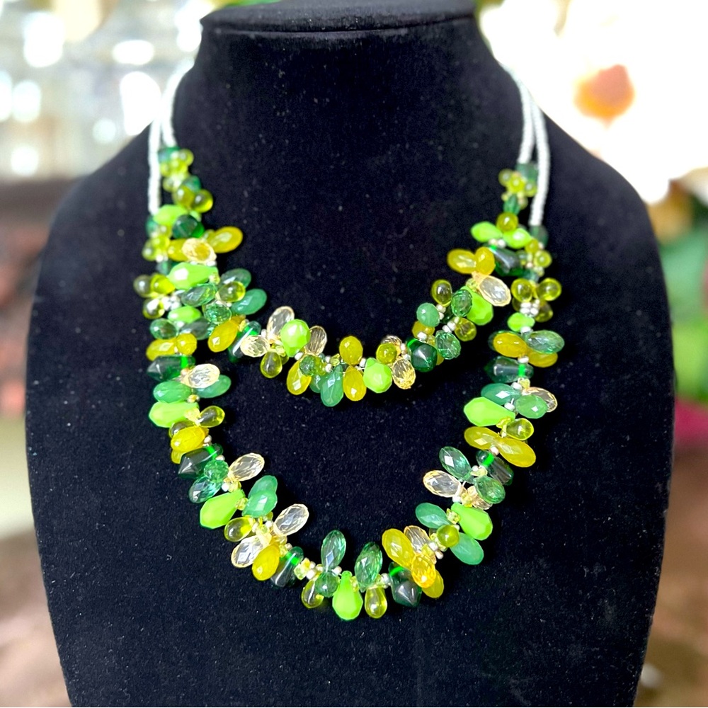 Chico’s 15 in Double Strand Silver and Green Faceted Cluster Bead Necklace